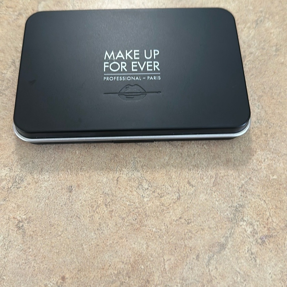 Makeup Forever Matte Velvet Skin R210